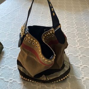 Burberry bucket bag